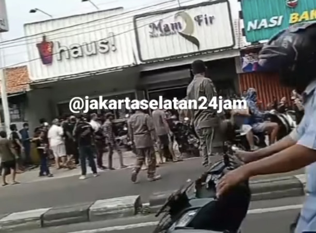 Ngeri! Dua Saudara Cekcok Mulut Berujung Maut di Kebayoran Lama