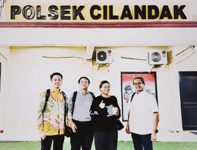 Selebgram Awkarin Geram Duit Ratusan Juta Digelapkan, Admin Dipolisikan