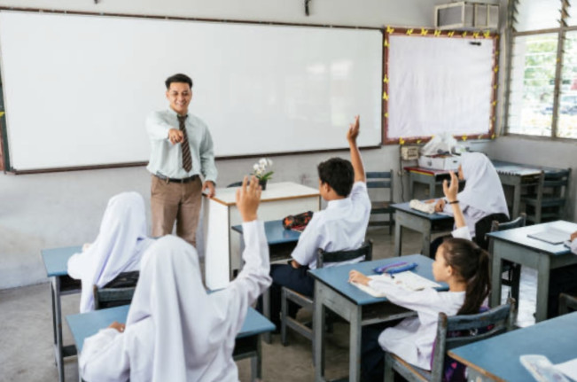 Dear Menteri Nadiem! Ini Suara Guru Soal Kebijakan Penghapusan Penjurusan: Bikin Siswa Stres