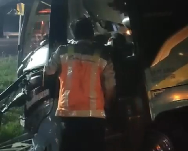 Cerita Kepanikan Saksi Lihat Bus Rombongan Dosen Unpam Tabrak Tiang di Tol Cipali