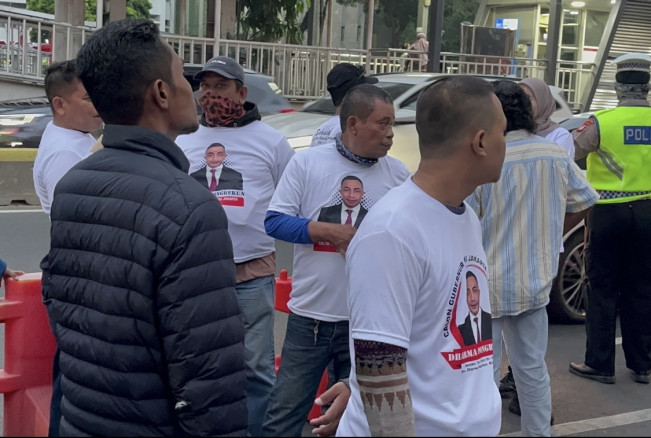 Eks Menkes Siti Fadilah Datang Dukung Dharma Pongrekun-Kun Wardana di KPU Provinsi DKI Jakarta
