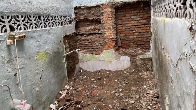 Nenek Hasnah Puluhan Tahun Tinggal Berhimpitan di Rumah 2x3 Meter, Begini Kesaksian Ketua RT