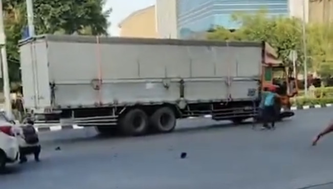 Melanggar Pasal Lalu Lintas, Polisi Tetapkan Sopir Truk Yang Menabrak 7 Kendaraan di Slipi Jakbar Sebagai Tersangka