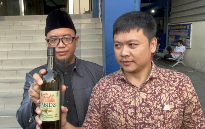 Produsen Wine Ã¢â‚¬ËœNabidzÃ¢â‚¬â„¢ Berlogo Halal Dipolisikan Konsumen Usai Merasa Ditipu