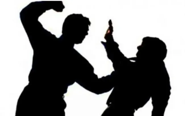 Cekcok Gegara Klakson, Pemotor Dibanting Sopir Alphard di Cilincing