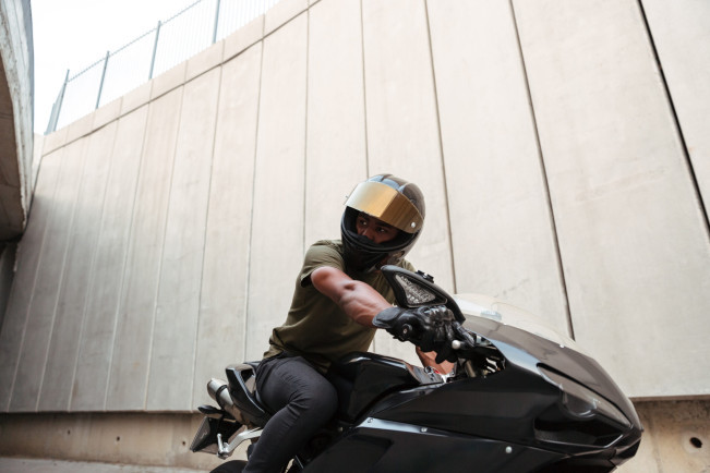 Tips Berkendara yang Efektif Agar Hemat BBM, Jangan Bejek Gas!