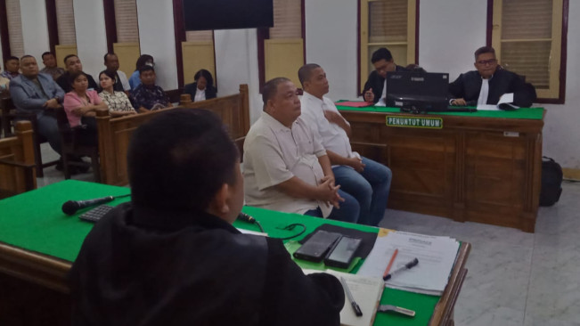 Didakwa Terima Suap Pengamanan Proyek Rp68,4 Miliar, Eks Bupati Langkat dan Abangnya Diadili