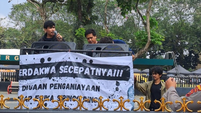 Nyaris Ricuh! Sahabat Erika Geruduk PN Medan, Minta Tahan Doris dan Riris
