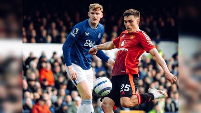 Manchester United Kian Dekati Jurang Degradasi Usai Imbang 2-2 Lawan Everton