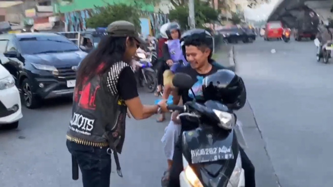Komunitas Punk Kota Medan Bagi-Bagi 700 Takjil ke Masyarakat