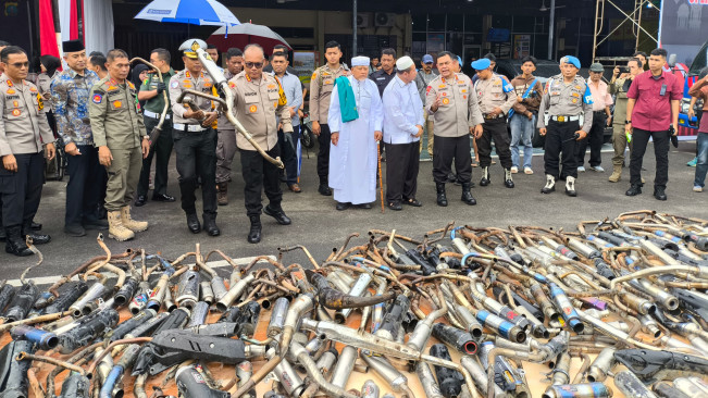 Kapolda Sumut Musnahkan Sabu dan Knalpot Brong Hasil Pengungkapan Polrestabes Medan