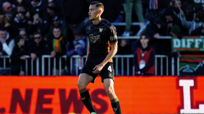 Tampil Solid Bersama Venezia dan Timnas Indonesia, Nilai Pasar Jay Idzes Bisa Capai Rp 100 Miliar!