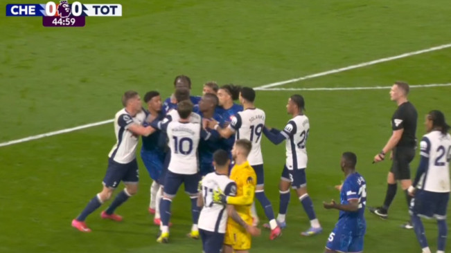 Keributan Warnai Derby London: Adu Panas Pemain Chelsea vs Tottenham Pecah di Stamford Bridge