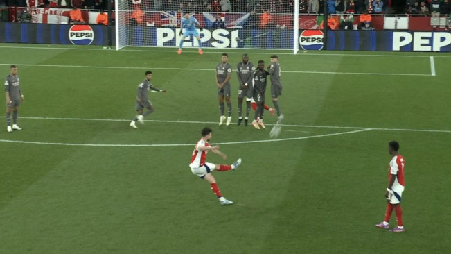 Intip Gol Freekick Cantik Declan Rice ke Gawang Real Madrid: Nyaris Gagal Tercipta!