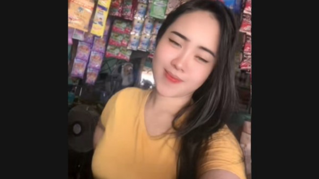 Sosok Perempuan Berbaju Kuning di Warung Madura, Masih Gadis?