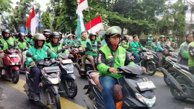 Banyak ribuan driver ojol yang mengendarai sepeda motor. [FT News/Reza Syahputra]