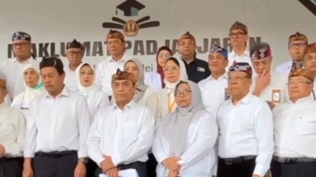 Para Guru Besar Unpad. [Instagram/@kompascom]