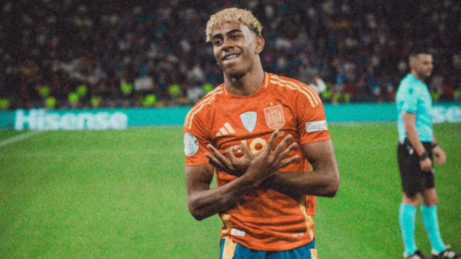 Lamine Yamal saat membela Timnas Spanyol. [Instagram/@lamineyamal]