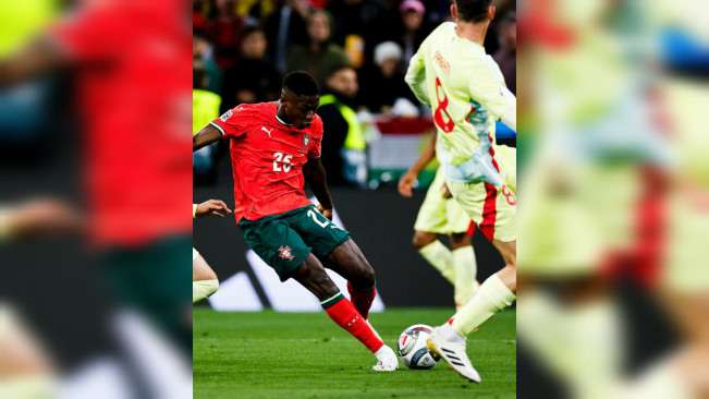 Aksi Nuno Mendes saat cetak gol. [Instagram/@portugal]
