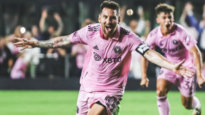 Lionel Messi usai mencetak gol. [Instagram/@intermiamicf]