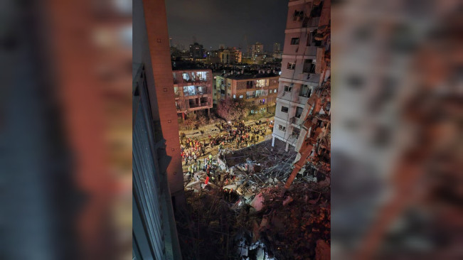 Kondisi Bat Yam usai diserang rudal Iran. [X]