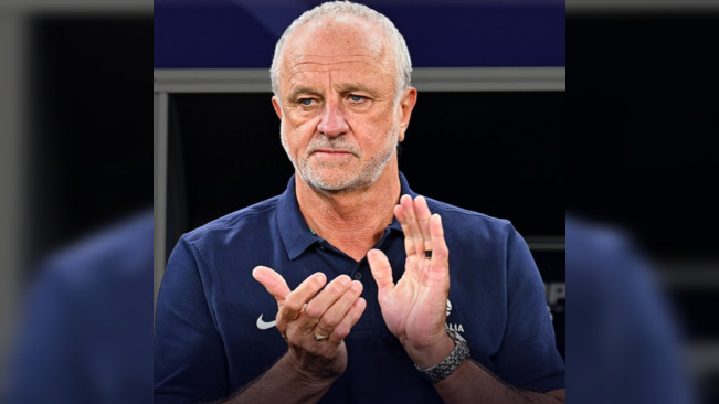 Mantan pelatih Australia, Graham Arnold. [Instagram/@ozhubfootball]