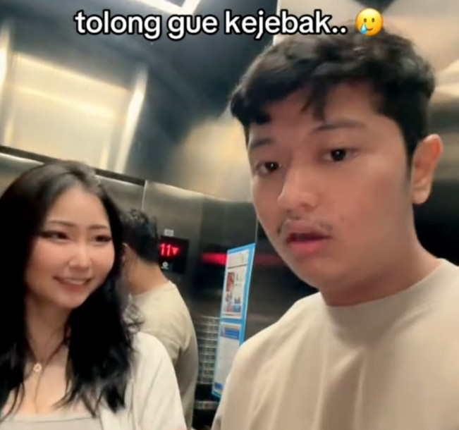 Ello MG x Msbreewc terjebak di lift. [Tangkalan layar TikTok]