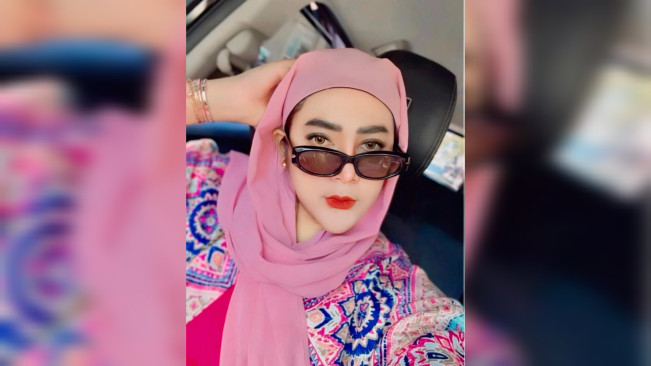 Vernita Syabilla mengenakan hijab. [Instagram/@vernitasyabilla]