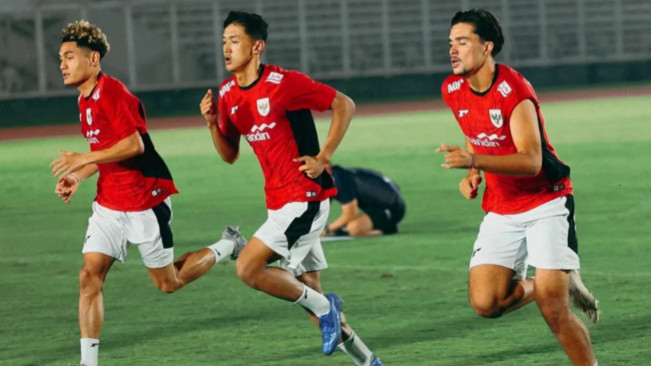 Para pemain Timnas Indonesia U-23 menggelar latihan. [Instagram/@timnasindonesia]