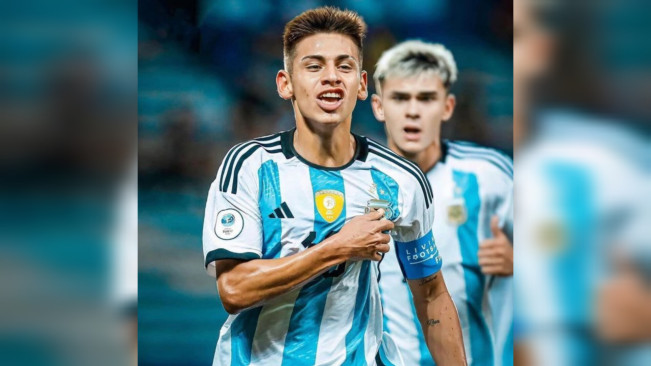 Claudio Echeverri saat membela Timnas Argentina di Piala Dunia U-17 2023, Indonesia. [Instagram/@fbwonderkids]