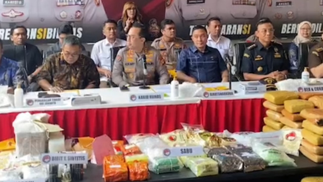 Polda Metro Jaya menggelar konfrensi pers. [Tangkapan layar Instagram]