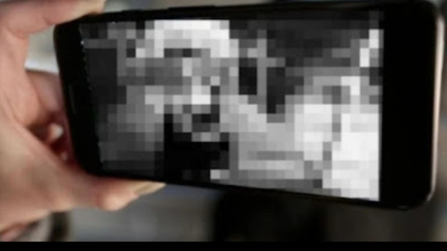 Ilustrasi nonton video dewasa. [Ist]