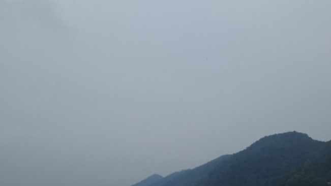 Fenomena Depok dan Bekasi Berkabut. [X]