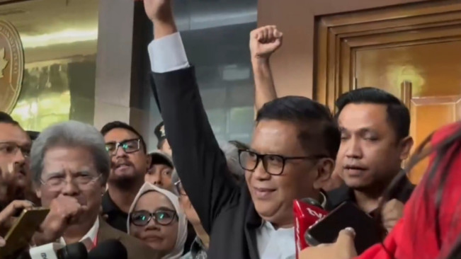 Dituntut 7 Tahun Penjara, Hasto Kristiyanto Teriak: Merdeka!