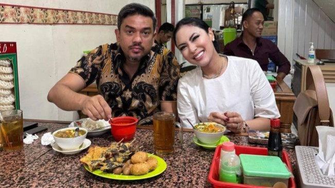 Menteri Usaha Mikro Kecil dan Menengah (UMKM), Maman Abdurrahman bersama istrinya, Tina Astari. [Instagram]