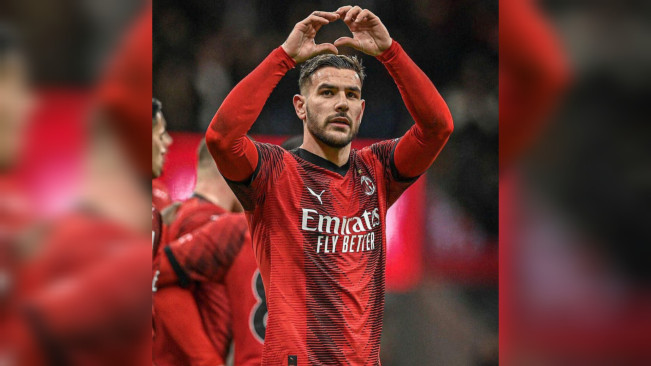 Theo Hernandez selebrasi usai cetak gol. [Instagram]