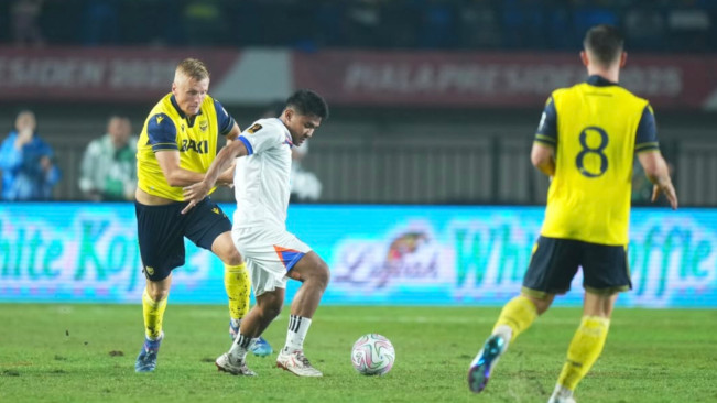 Port FC vs Oxford United. [Instagram]