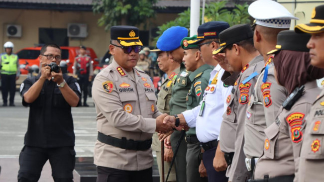 Kapolrestabes Medan semangatin anggotanya. [Dok. Humas Polrestabes Medan]