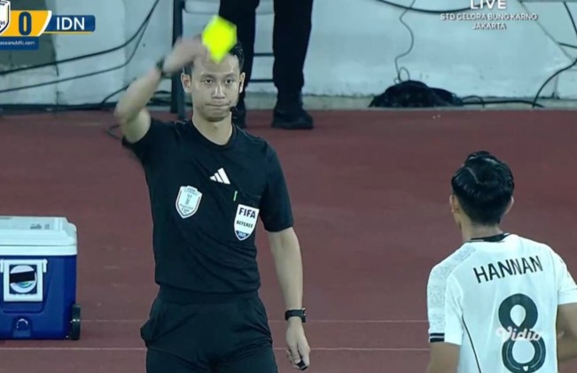 Indonesia vs Vietnam: Wasit Gunakan VAR, Rayhan Hannan Lolos dari Kartu Merah