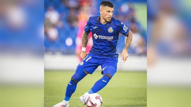 Nahas! Eks Winger Barcelona Diserang Anjing Saat Jalan-Jalan, Alat Kelaminnya Digigit