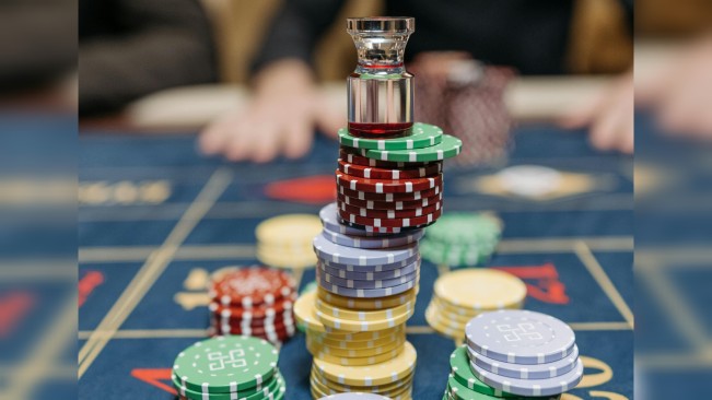 Kalender Jawa Weton 27 September 2025 Sabtu Pahing, Jangan Berjudi