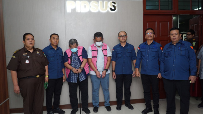 Kejati Sumut Tahan Dua Tersangka Korupsi Pengadaan Kapal Tunda Rp135 Miliar di PT Pelindo I