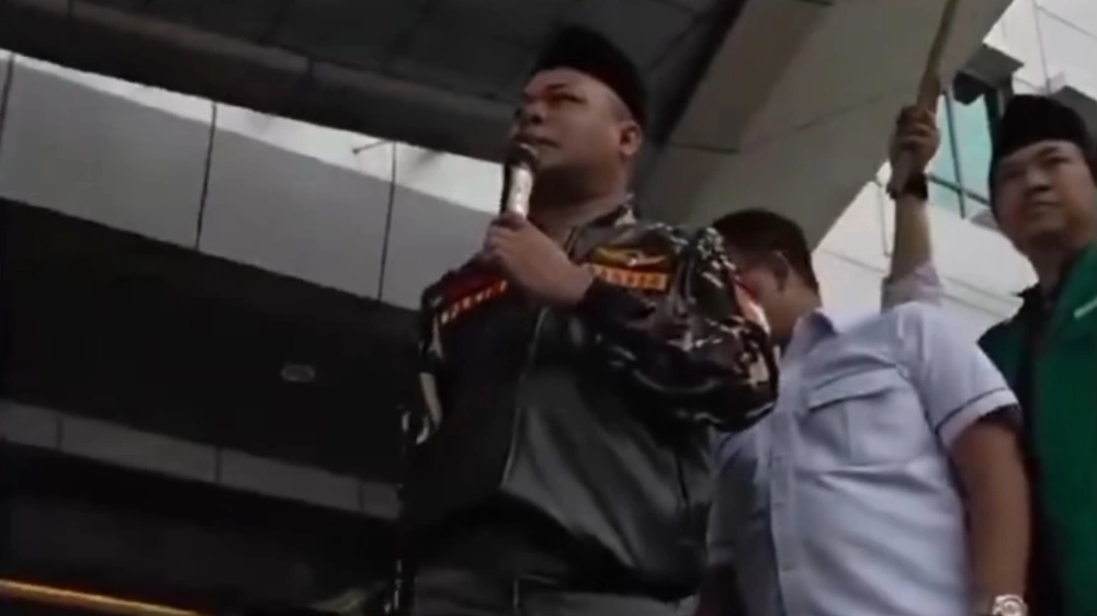 Muhammad Ainul Yakin Simatupang saat orasi. [Instagram]