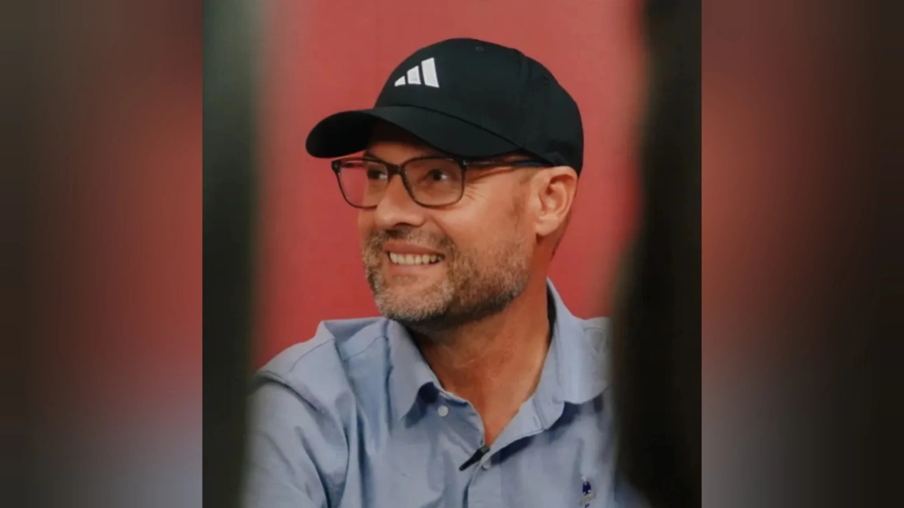 Tomas Trucha saat menggelar konferensi pers. [Instagram]