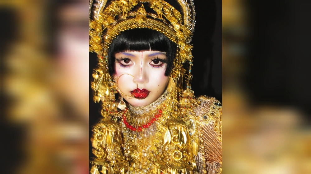 Penampilan Lisa Blackpink sebagai Jibaro. [Instagram/@lalalalisa_m]