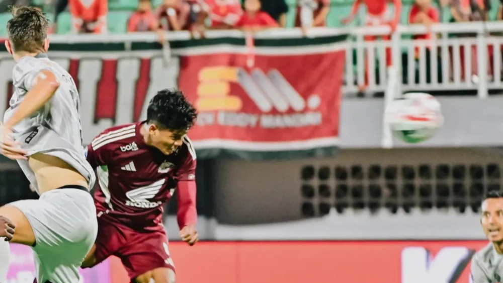 Gol sundulan Ananda Raehan. [Instagram/@psm_makassar]