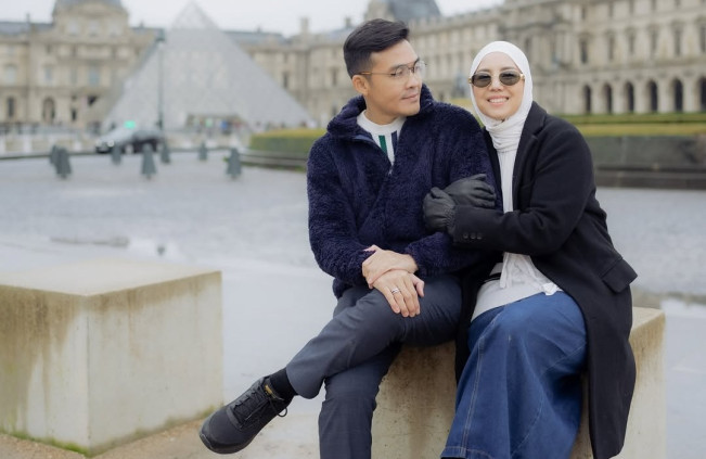 Bukan Furoda, Tya Ariestya dan Suami Pergi Haji Jalur ONH Plus