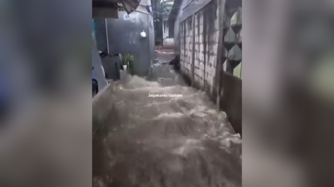 Jakarta Diguyur Hujan Deras, 6 RT di Jaksel Terendam Banjir