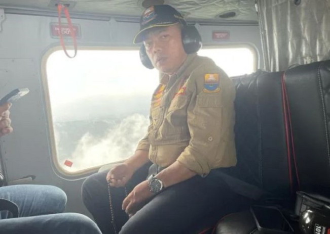 Lewat Helikopter, Gubernur Jambi Ikut Pantau Langsung Evakuasi Kapolda