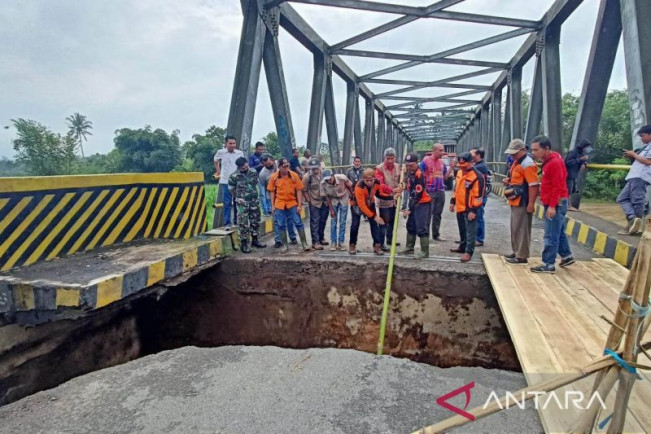Terdampak Banjir, Dua Jembatan Penghubung di Rejang Lebong Putus